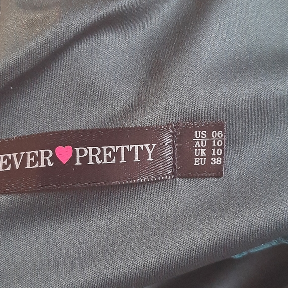 New Green Velvet Pleaded Evening Prom Dresses. - Picture 10 of 12